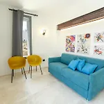 Domus Delfino מלון דירות 4*