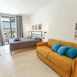 מלון דירות Domus Delfino 4*