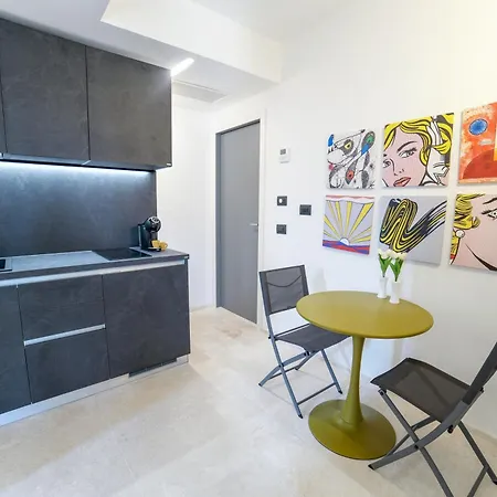 Ξενοδοχείο με διαμερίσματα Domus Delfino 4*