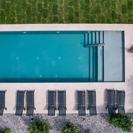 Sirius Porto Giunco 아파트호텔